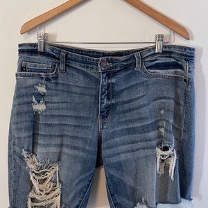 Judy Blue’s Distressed Bermuda Shorts ~ SIZE 15 ~ Boyfriend Fit